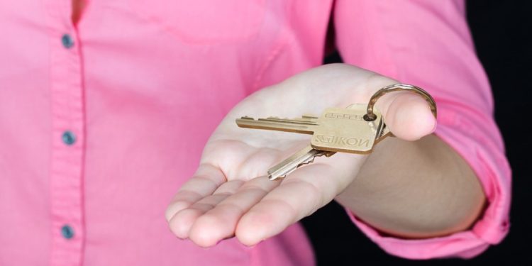How to become a mortgage underwriter in Texas?