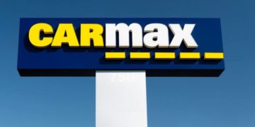How does Carmax work with bad credit?