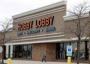 Does Hobby Lobby take Apple Pay