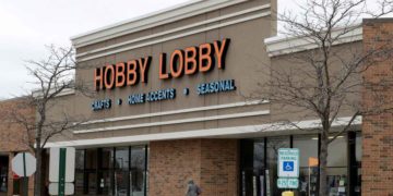 Does Hobby Lobby take Apple Pay