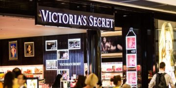 What stores can i use my Victoria's Secret Credit Card?
