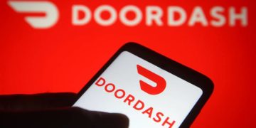Does DoorDash take cash?