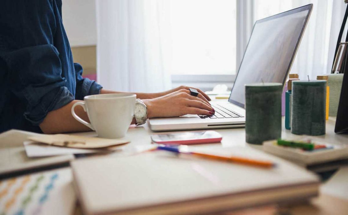 Are 401 K contributions Tax Deductible?