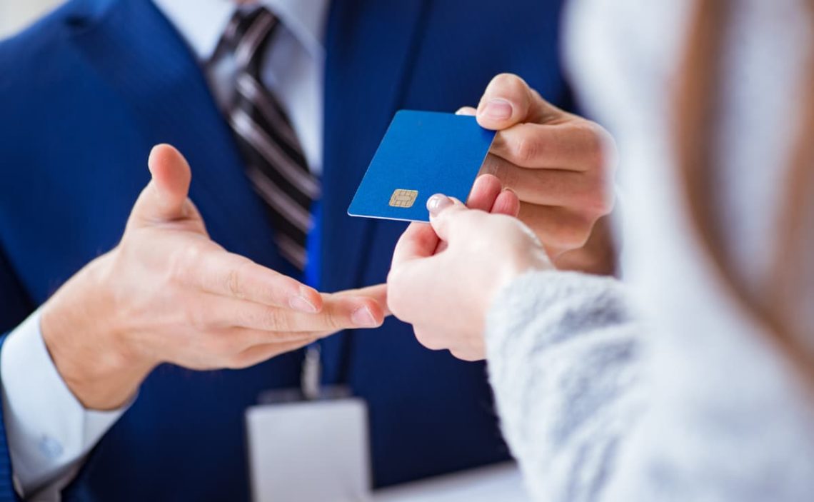 How to get a corporate credit card and what are its features?