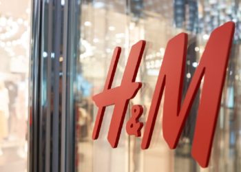 Does H&M take Apple Pay?