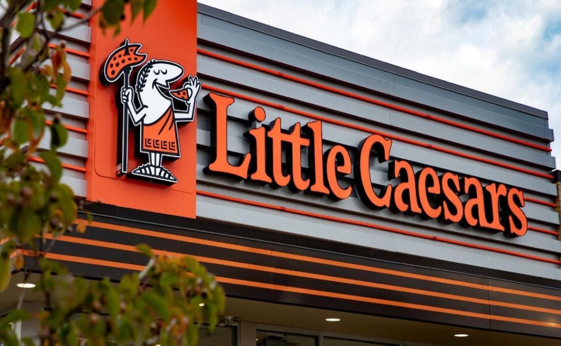 Does Little Caesars take Apple Pay?