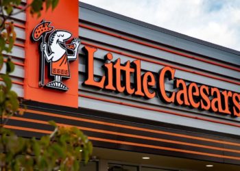 Does Little Caesars take Apple Pay?