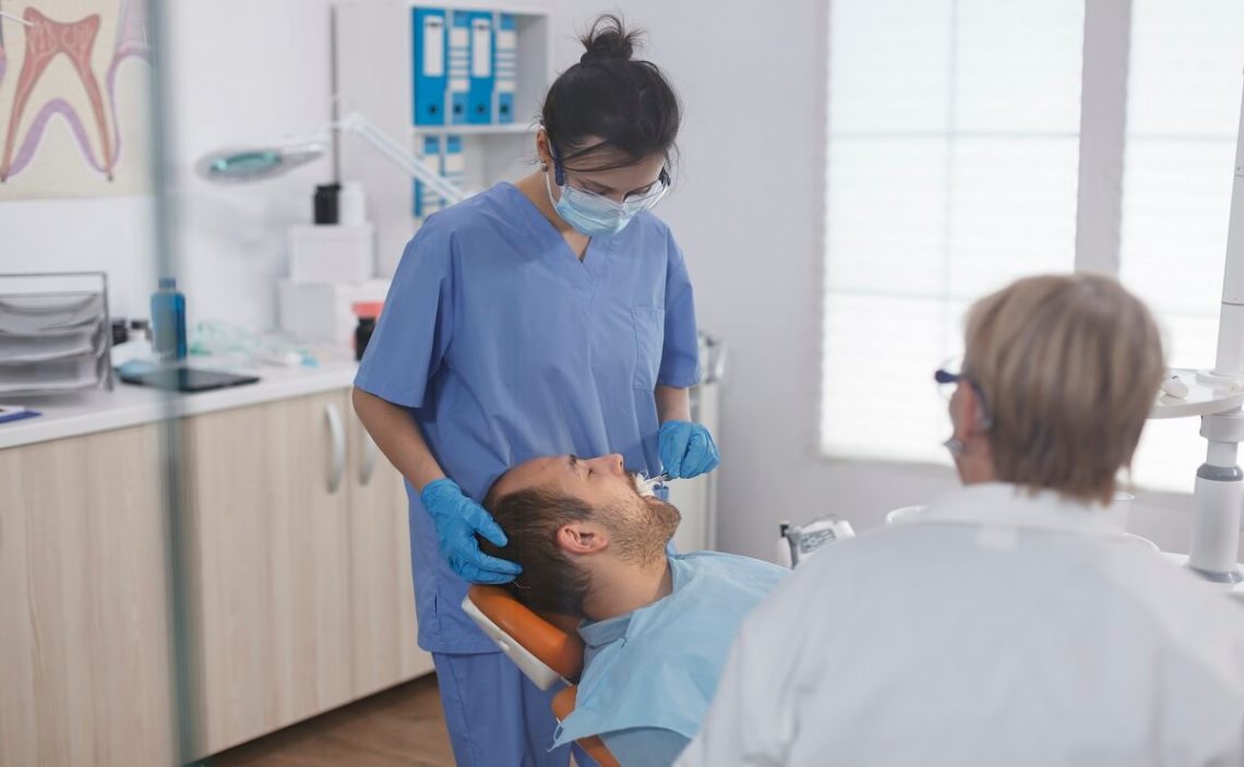 dental assistant jobs near me