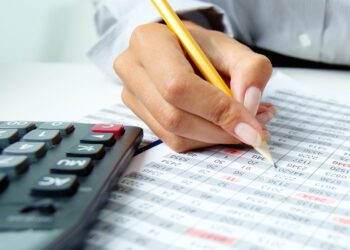 Pros and Cons to an Accounting Career